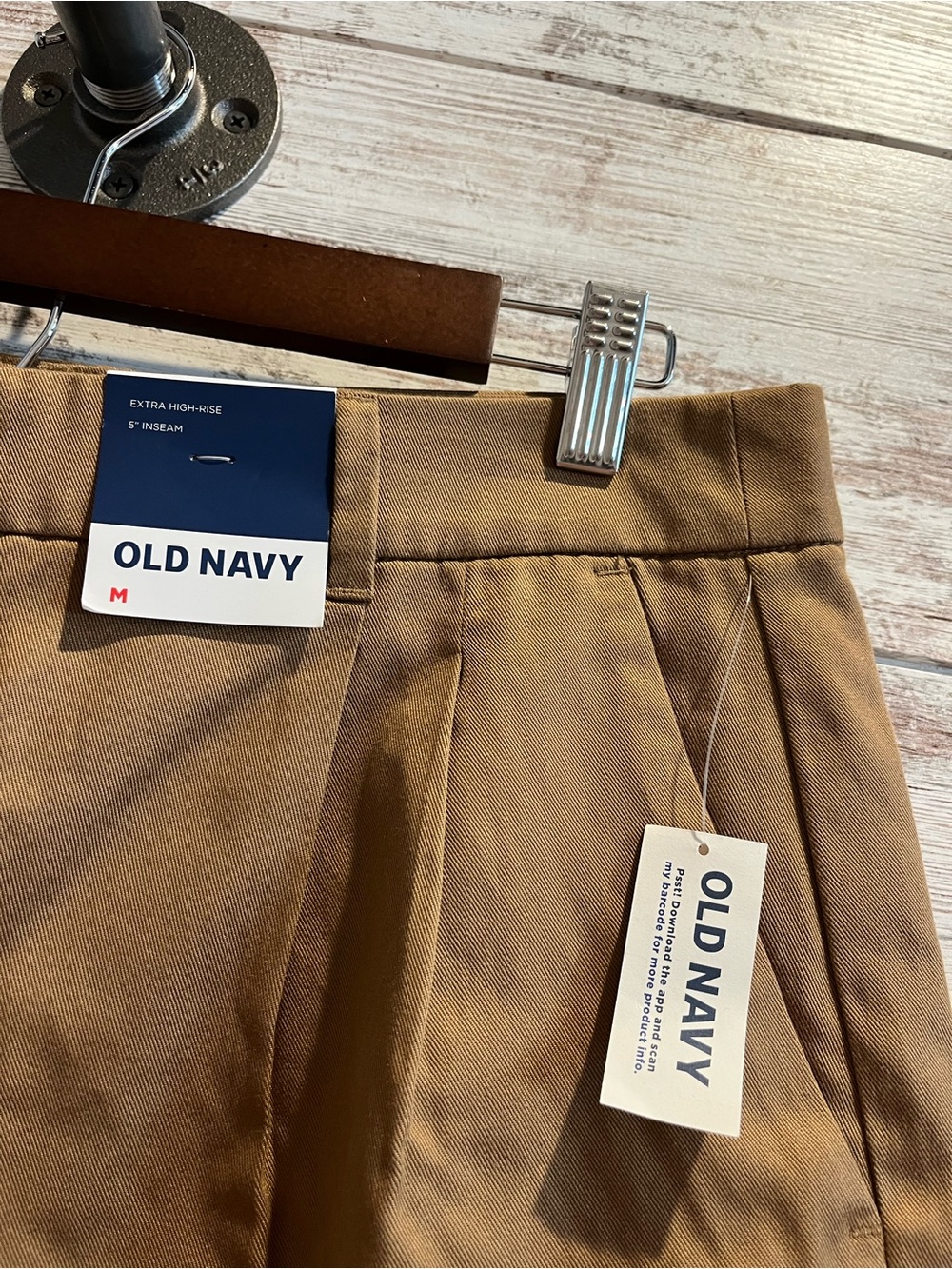 Old Navy Brown High-Waist Pleated Shorts - Picture 2 of 3